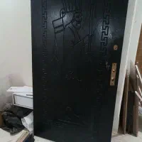 درب ورودی منزل در حد نو سالم