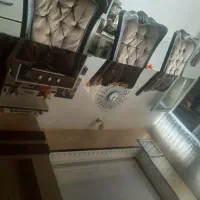 میز ناهار خوری ۸نفره همراه با ۸صندلی درحد نو