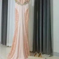 یک عدد لباس مجلسی و کیف و کفش مجلسی