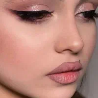 طرح تخفیف پنجاه درصدی میکاپ شنیون عروس و همراه|خدمات آرایشگری و زیبایی|قم, سالاریه|دیوار
