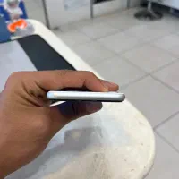 آیفون se2020 عروسک