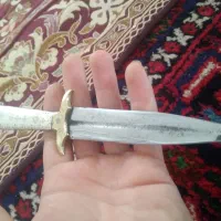 چاقو کهنه و زنده|کلکسیون اشیاء عتیقه|باسمنج, |دیوار