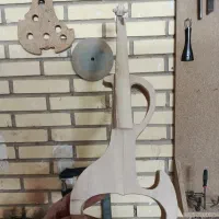 ساخت ویولن الکتریک و ویولن های دست‌ساز مشقی