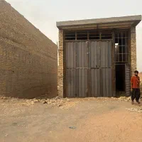 مغازه اکرم آباد بر بلوار اصلی سقف خورده