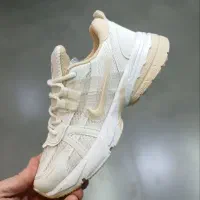 کفش|کیف، کفش، کمربند|داراب, |دیوار