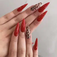 انجام تمامی خدمات ناخن با بهترین متریال