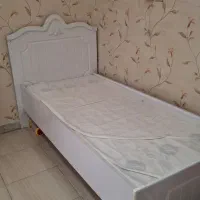 تخت نوجوان بهمراه کمد روتخت و گارد محافظ