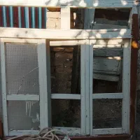 پنجره ی چوبی