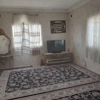 آپارتمان ۳طبقه بالای مغازه تک خواب نبش کوچه