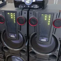 یک جفت اسپیکر با تخفیف پول لازم