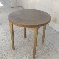 میز چوبی گرد