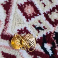 یک عدد گوشواره صدفی زیبا