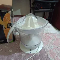 آبمیوه گیری مرکبات و پرتقال براون اصل آکبند