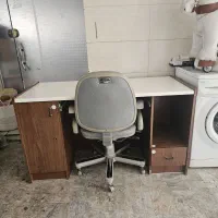 میز کامپیوتر یا تحریر با صندلی گردون جک دار سالم