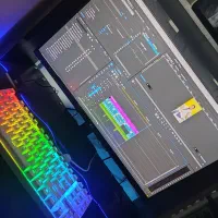تدوینگر حرفه‌ای ویدیو هستم