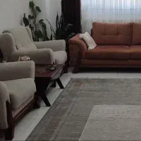 مبلمان ۵نفره همراه با فرش و جاکفشی|مبلمان خانگی و میز عسلی|لاهیجان, گلستان|دیوار