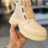 فروشنده حرفه ای کفش اقا یاخانم