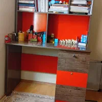 ست میز تحریر و کمد کاملا سالم