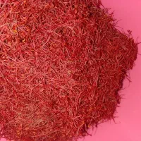 حدود۱۵۰ تا۲۰۰گرم زعفران خوب