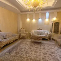 مبل و نهار خوری و میز تی وی و ویترین