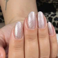 کاشت. ناخن. روژان