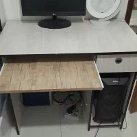 فروش میز کامپیوتر دست دوم در حد نو|میز تحریر و کامپیوتر|اصفهان, رحیمآباد|دیوار