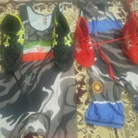 دوبنده کشتی با 2جفت کفشهای کشتی،