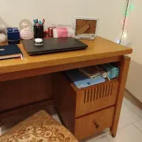 میز تحریر نو|میز تحریر و کامپیوتر|پرند, فاز ۲|دیوار