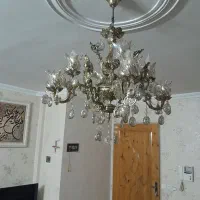 یک عدد لوستر برنجی