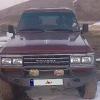 تویوتا لندکروز