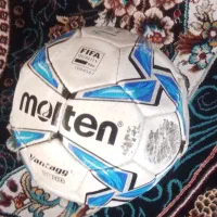 توپ مولتن چمن