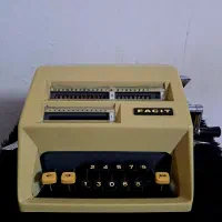 ماشین حساب مکانیکی فاسیت|کلکسیون اشیاء عتیقه|مشهد, ابوذر|دیوار