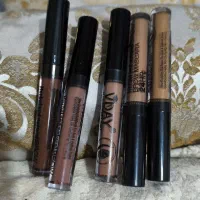 تعدادی لوازم آرایش