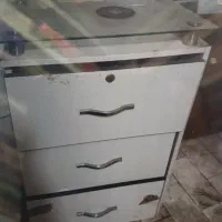 میز ایستاده تکی