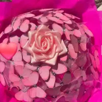 دسته گل پروانه‌ای و پول آرایی