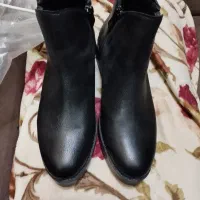 یک جفت کفش بوت زنانه سایز ۳۸