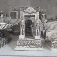 تندیس و دستکلیدهای هخامنشی|مجسمه، تندیس، ماکت|شهر بابک, |دیوار