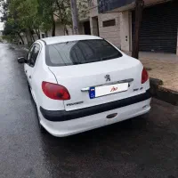 پژو 206v8