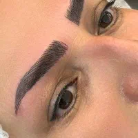 فیبروز ابرو و شیدینگ لب