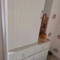 چندتا کمد تک وکشو دارودور تختخواب یک نفر برای فروش