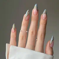 کاشت ترمیم ژلیش لمینت ناخن با تخفیف|خدمات آرایشگری و زیبایی|شاهین‌شهر, عطار|دیوار