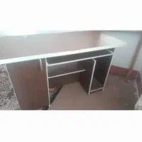 میز کامپیوتر سالم