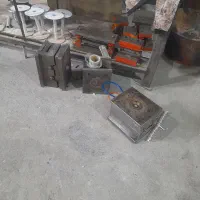 کارگر وارد یا نیمه وارد به قالب سازی