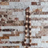 تسبیح چوبی قهوه خانه ای