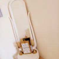 اینه کنار سالنی