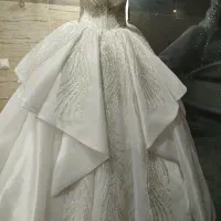 لباس عروس کلیه به فروش می‌رسد