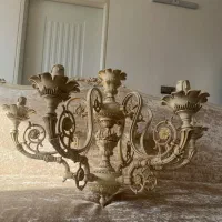 دو عدد لوستر ۶ شاخه و دیوارکوب تک‌شاخه