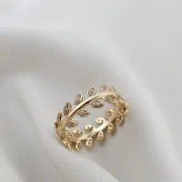 برگی از طلا روی دستت انگشتر ژوپینگ آبکاری طلا