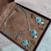 یک‌سرویس نقره قدیمی به همراه سنگ‌ فیروزه