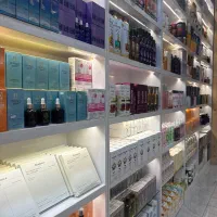 نیازمند فروشنده خانوم برای مغازه بهداشتی ارایشی
